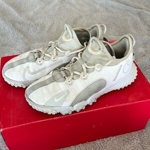 Nike Kids Sneakers in Cream and Gray